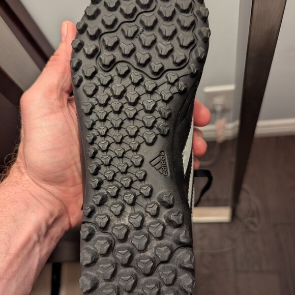 Kids Size 6 Adidas Turf Soccer Cleats - Picture 2 of 3